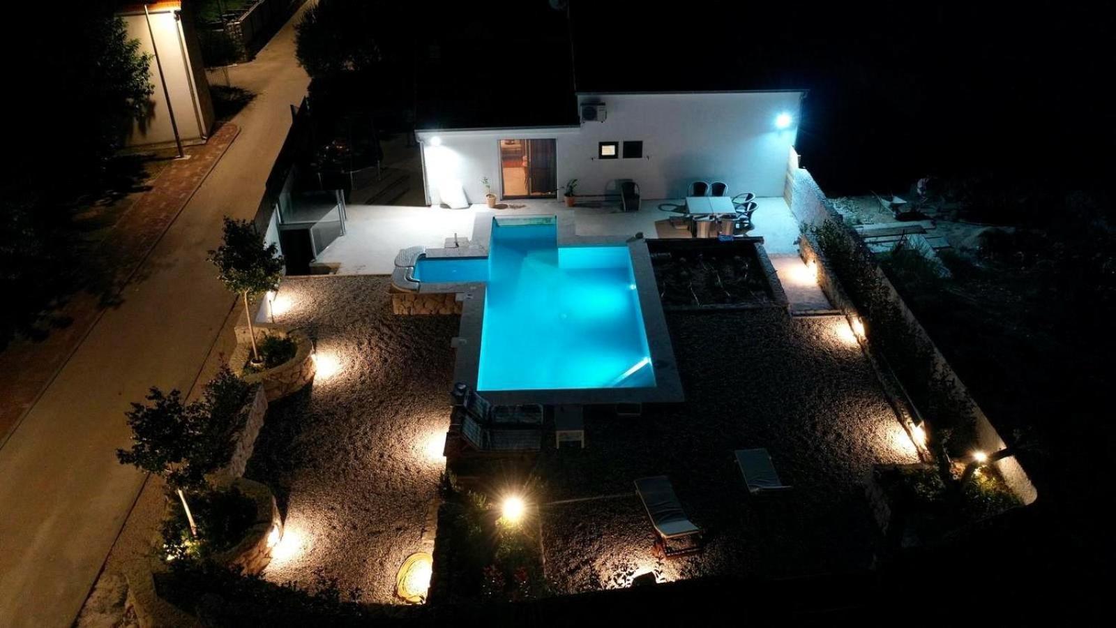 Vacation House Lavanda New! Heated Pool Zadvarje Ngoại thất bức ảnh