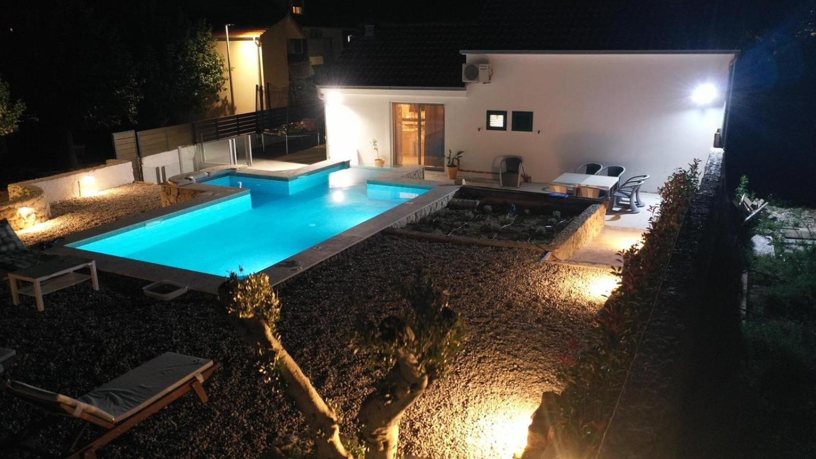 Vacation House Lavanda New! Heated Pool Zadvarje Ngoại thất bức ảnh